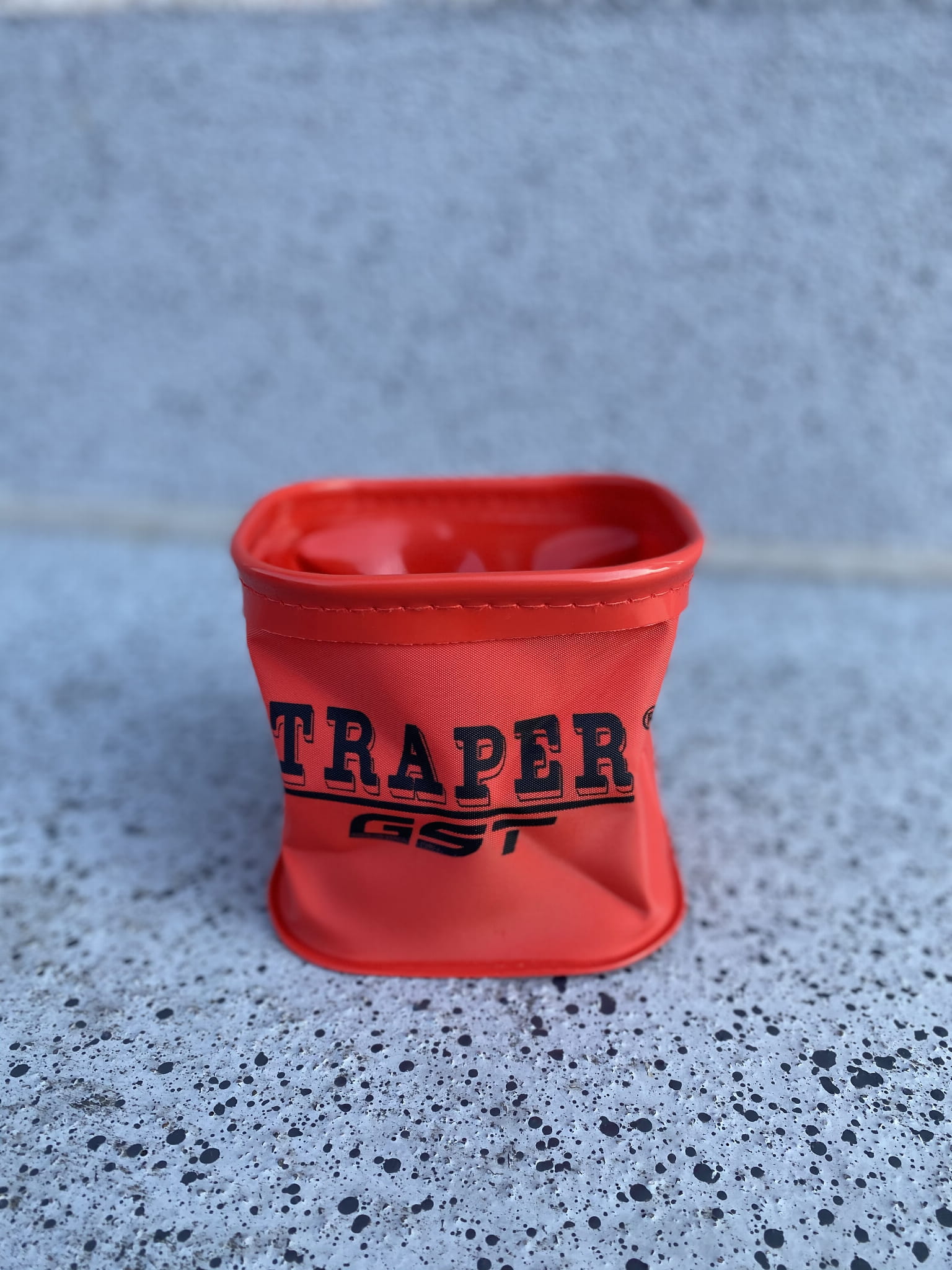 Pojemnik PCV Traper GST – czerwony 13×11×12 cm
